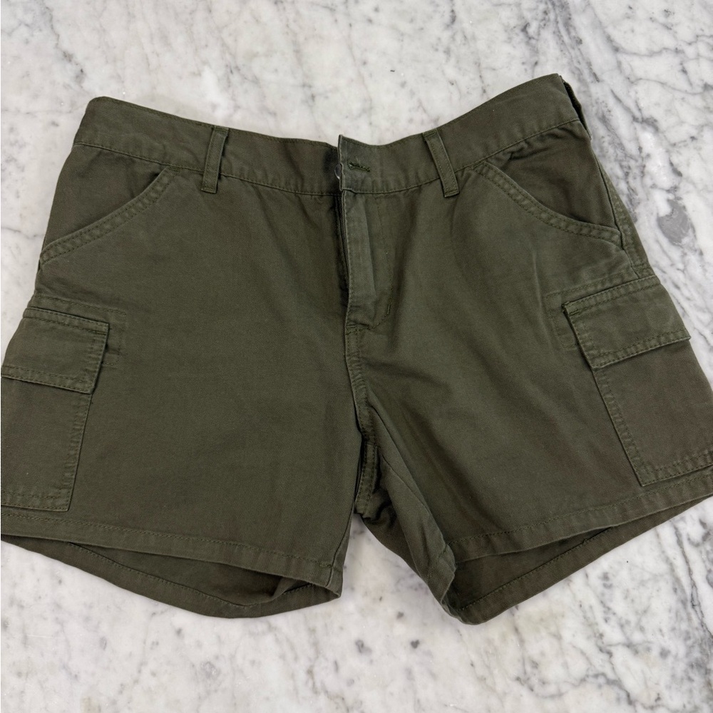 Brandy Melville Green Cargo Shorts Relaxed Fit